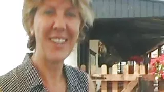 Magnifique jeune femme inconnue avidement baisée vidéos sexy gratuites sur la table