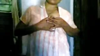 Belle brune baisée par un homme regarder video sexe gratuit d'âge mûr
