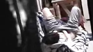 Jeune blonde baise film sex complet gratuit son petit ami à la maison sur le lit