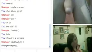 Fille à sexe gratuit streaming la chatte poilue se délecte d'un vibromasseur