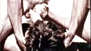 Une jolie fille russe se fille sex gratuit fait masser la chatte avec une giclée
