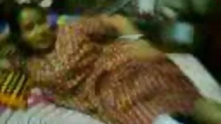 Une femme nue rousse insatiable a un inceste sex xxx gratuite avec son fils natif