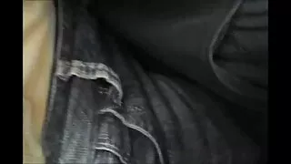 L'homme s'est reposé dans un bar avec une jeune fille films sexy gratuits et lui a baisé le cul dans la salle de bain
