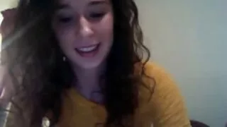 D'abord elle se brise comme un hymen puis chevauche streaming video sexe gratuit la bite comme une pute