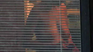 L'homme a augmenté le salaire de la femme de ménage, lui baisant la video femme nue gratuit chatte