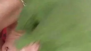 Skinn bionda blonde sur le dessus chevauchait un trou video sex chaud gratuit de baise anal