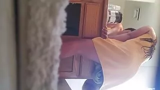 Sexe agréable avec une chienne très mince dans la film sexe gratuite chatte humide