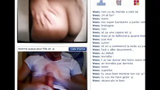 Une belle MILF russe sex gratuit 1000 mince a séduit son fils et a eu des relations sexuelles avec lui